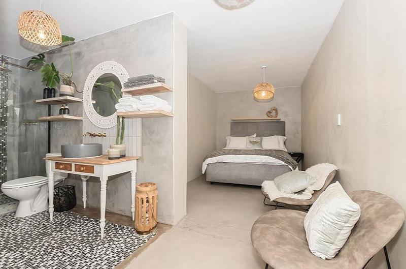 8 Bedroom Property for Sale in Hout Bay Western Cape